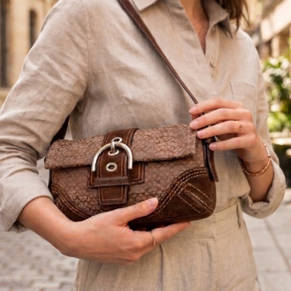 Coach Handbags - vintage Coach Soho Signature mini buckle shoulder bag. 2005